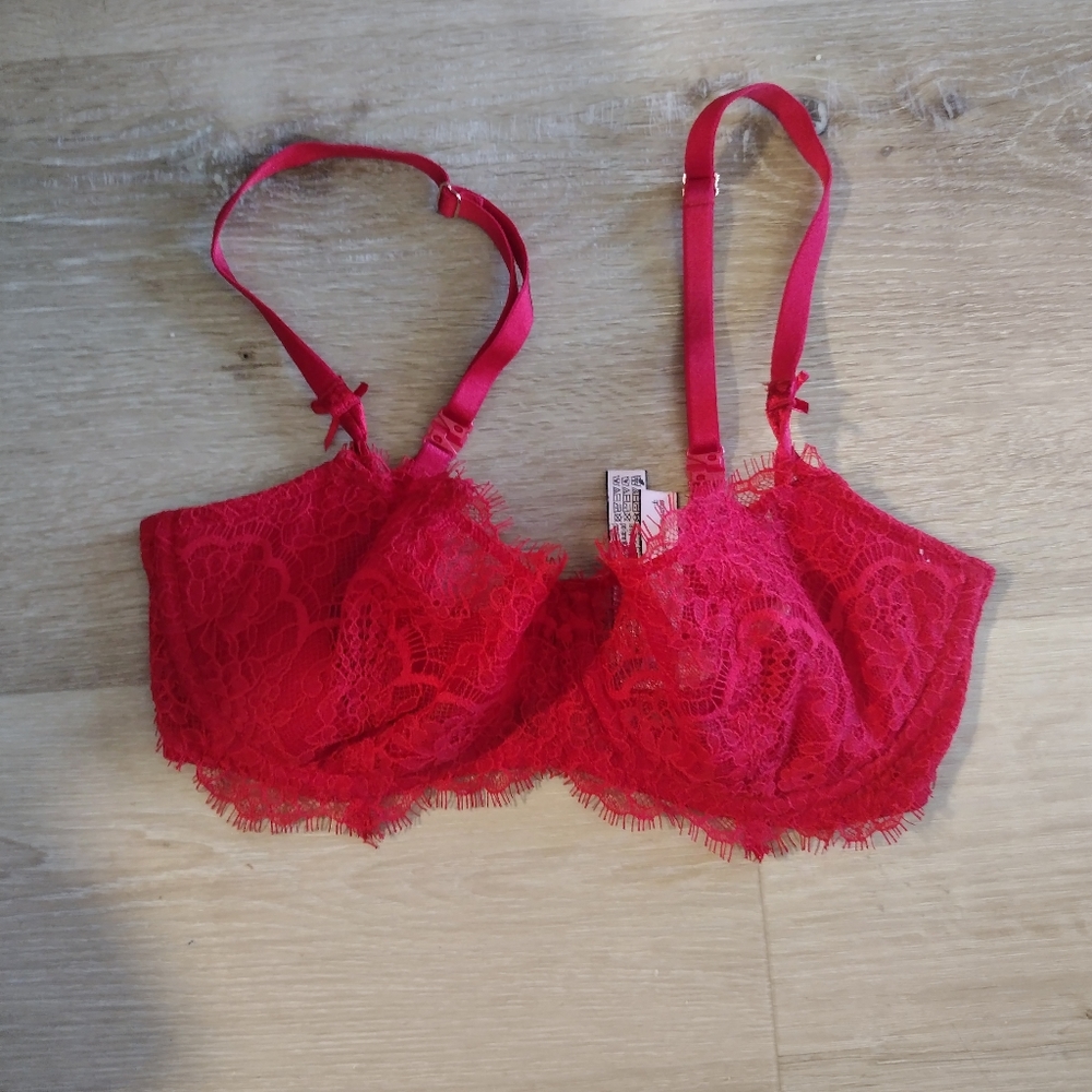 Victoria's Secret Dream Angels Push-Up Without Padding Red Lace Bra NWOT 32D